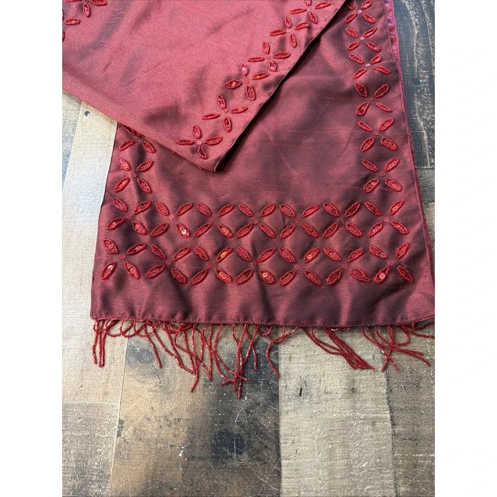 VTG Soft Impressions Burgundy Red Beaded Poinsettia Table Runner 76x12.8